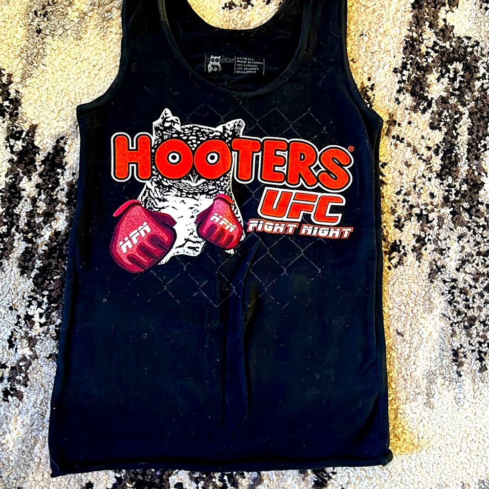Old school hooters UFC Fight night tank. Size xxs